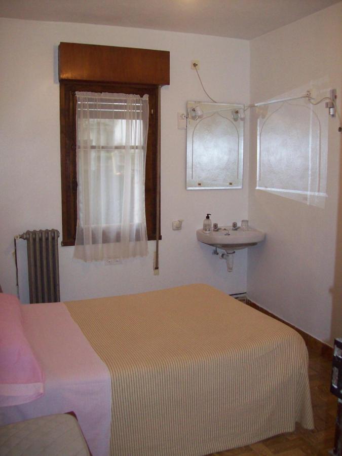 Pension Los Pinos Gijon Exterior photo