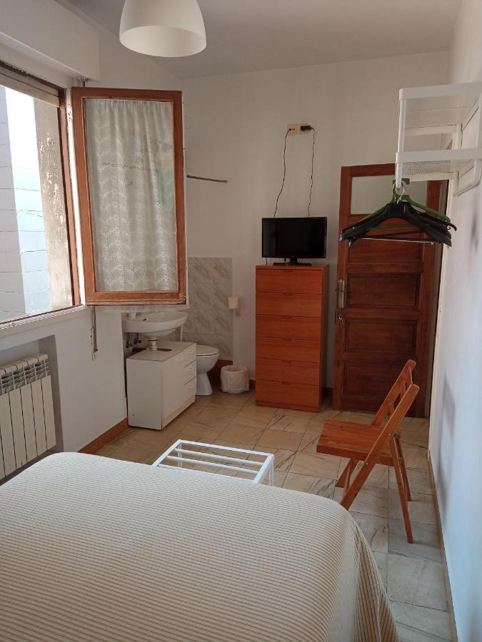 Pension Los Pinos Gijon Exterior photo